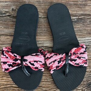 Havaianas Black and Pink Braided Sandals
